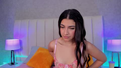  Victoria Lozano  online show from 12.18.24