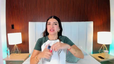  Victoria Lozano  online show from 01.20.25