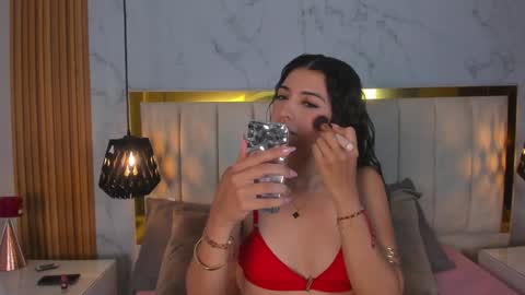  Victoria Lozano  online show from 01.28.25