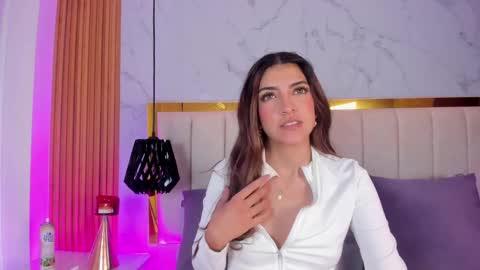  Victoria Lozano  online show from 02.25.25