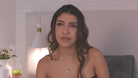  Victoria Lozano  online show from 12.19.25