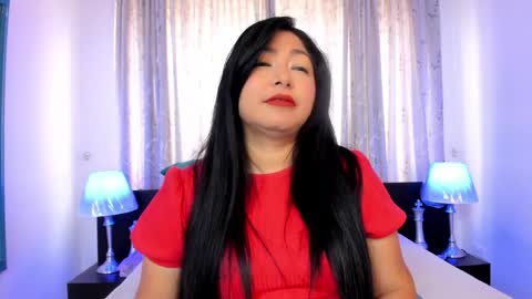 Snapshot of victoria_kim_lee chatting on 06.04.26 Victoria online show from 06.04.26