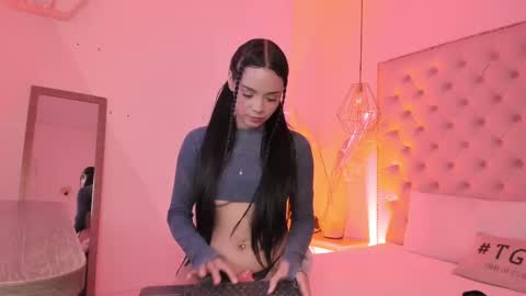 Snapshot of victoria_kitt chatting on 03.10.25 victoria_kitt online show from 03.10.25