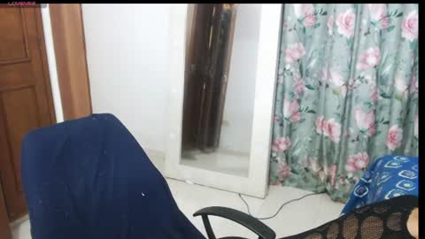 Snapshot of victoria_milf06 chatting on 07.25.26 victoria online show from 07.25.26