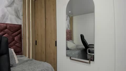 Snapshot of victoria_noir_18 chatting on 10.20.25 Vicky online show from 10.20.25