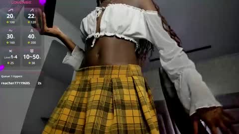 Snapshot of victoria_noir_18 chatting on 11.05.25 Vicky online show from 11.05.25