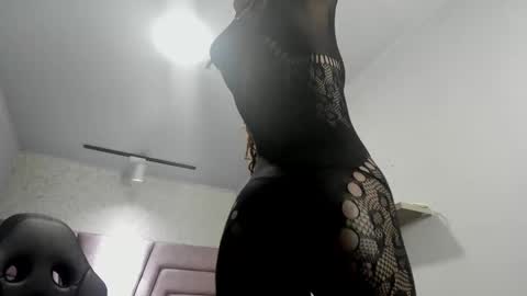 Snapshot of victoria_noir_18 chatting on 11.08.25 Vicky online show from 11.08.25