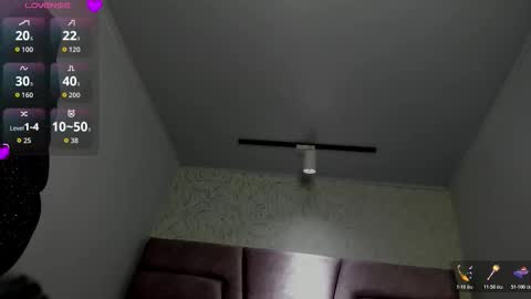 Snapshot of victoria_noir_18 chatting on 11.25.25 Vicky online show from 11.25.25