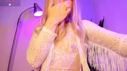 D A N I online show from 10.17.25