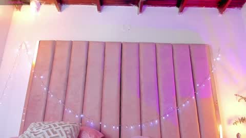 VICTORIA online show from 01.22.25