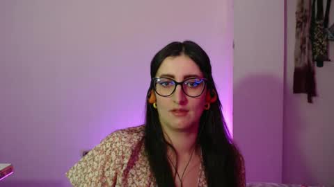 Snapshot of victoria_riider chatting on 11.26.25 Victoria online show from 11.26.25