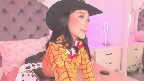 Snapshot of victoria_watsson chatting on 02.08.25 victoria_watsson online show from 02.08.25