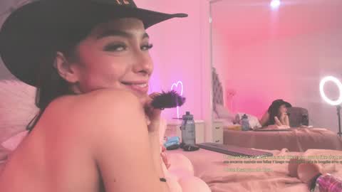 Snapshot of victoria_watsson chatting on 02.08.25 victoria_watsson online show from 02.08.25