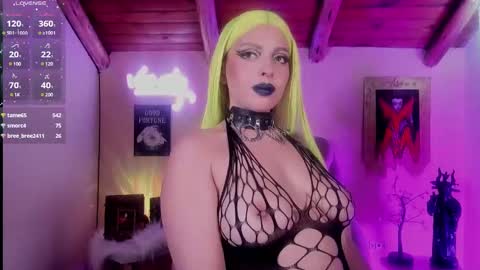 Snapshot of victoriabathory chatting on 01.08.25 Tory online show from 01.08.25