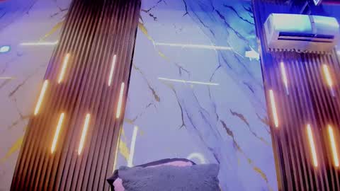 Victoria  online show from 10.04.25