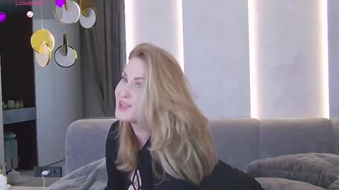 Miss V online show from 02.19.25