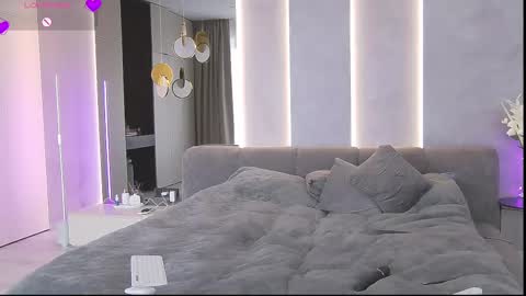 Miss V online show from 03.02.25