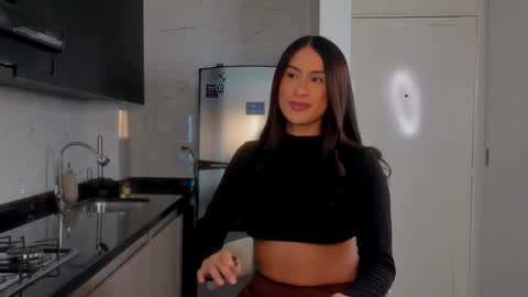 Vcitoria online show from 12.17.25