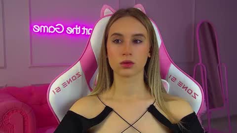 Victoria online show from 11.23.25