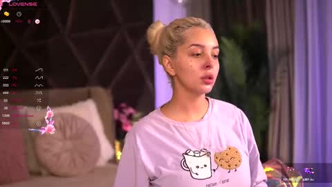 Snapshot of victoriamorrone chatting on 02.23.25 Diddy online show from 02.23.25