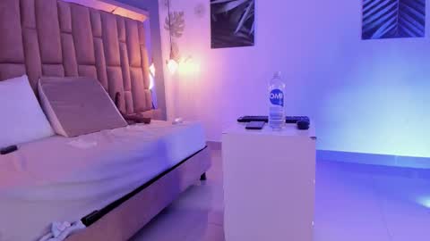 Victoria  online show from 09.19.25