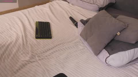 V I C T O R I A online show from 04.16.26