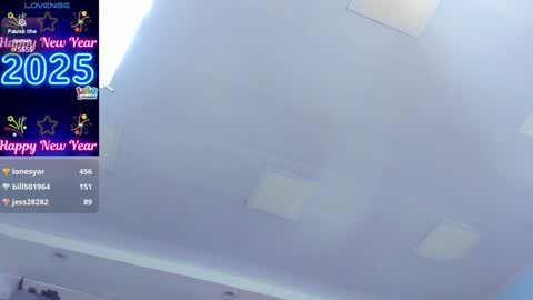 Snapshot of victoriawills_ chatting on 01.10.25 ADRIANA online show from 01.10.25