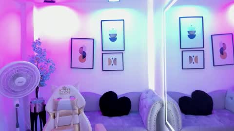 Snapshot of victoriia_doll chatting on 02.02.26 Victoria. online show from 02.02.26