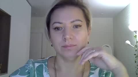 Snapshot of victorynika chatting on 12.04.25 victorynika online show from 12.04.25