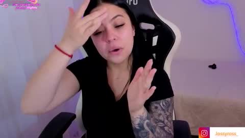 V  I C  T O R I A  online show from 02.04.26