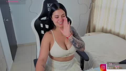 Snapshot of victoryyy__ chatting on 04.28.26 V I C T O R I A online show from 04.28.26