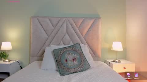 Victoria  online show from 09.11.25