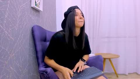 Snapshot of viictoriiasaenz chatting on 01.11.26 viictoriiasaenz online show from 01.11.26