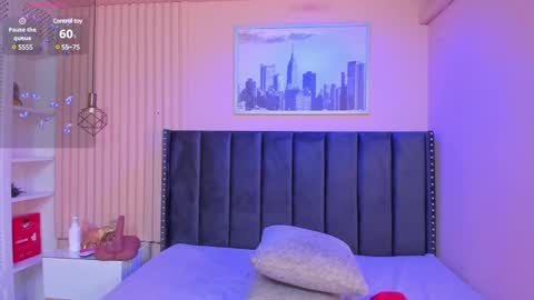 Snapshot of viiolett_lee chatting on 01.12.25 Viiolett online show from 01.12.25