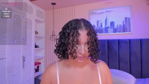 Snapshot of viiolett_lee chatting on 03.06.25 Viiolett online show from 03.06.25