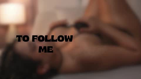 Snapshot of viiolett_lee chatting on 03.08.25 Viiolett online show from 03.08.25