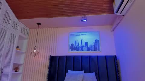 Snapshot of viiolett_lee chatting on 09.20.25 Viiolett online show from 09.20.25