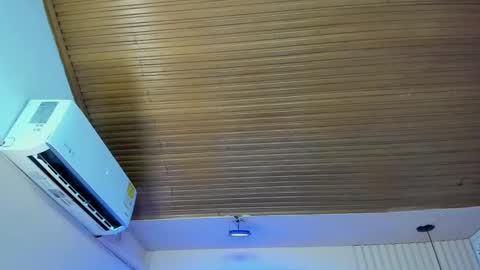 Snapshot of viiolett_lee chatting on 09.28.25 Viiolett online show from 09.28.25