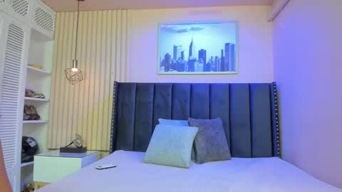 Snapshot of viiolett_lee chatting on 11.18.25 Viiolett online show from 11.18.25