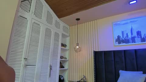 Snapshot of viiolett_lee chatting on 11.19.25 Viiolett online show from 11.19.25