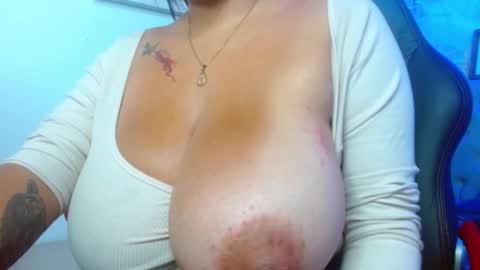 Snapshot of viiolleta chatting on 10.11.25 viioleta online show from 10.11.25