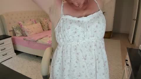 Ukrainian-woman online show from 06.22.26