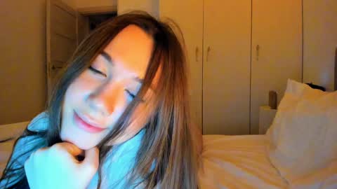 Snapshot of vikawels chatting on 04.08.26 Vika online show from 04.08.26
