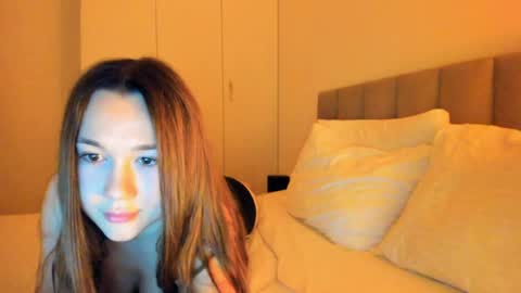 Snapshot of vikawels chatting on 05.14.26 Vika online show from 05.14.26