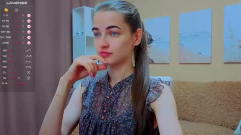 Snapshot of vikiberry chatting on 09.13.25 vikiberry online show from 09.13.25