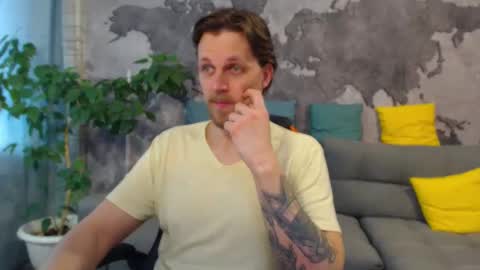 Snapshot of vikingchrisss chatting on 04.26.26 vikingchrisss online show from 04.26.26