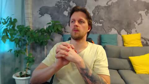 Snapshot of vikingchrisss chatting on 04.29.26 vikingchrisss online show from 04.29.26
