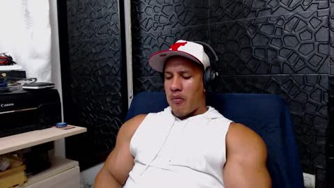 Viktor Herrera online show from 02.28.25