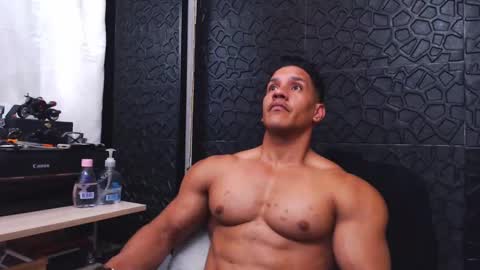 Viktor Herrera online show from 09.08.25