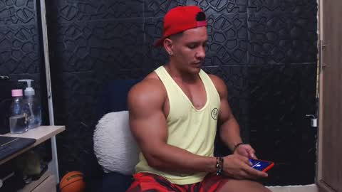 Viktor Herrera online show from 10.05.25